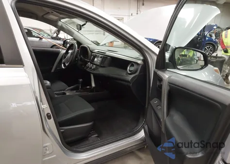 2016 Toyota Rav4 Le z USA, uszkodzony, nr VIN 2T3BFREV6GW495617